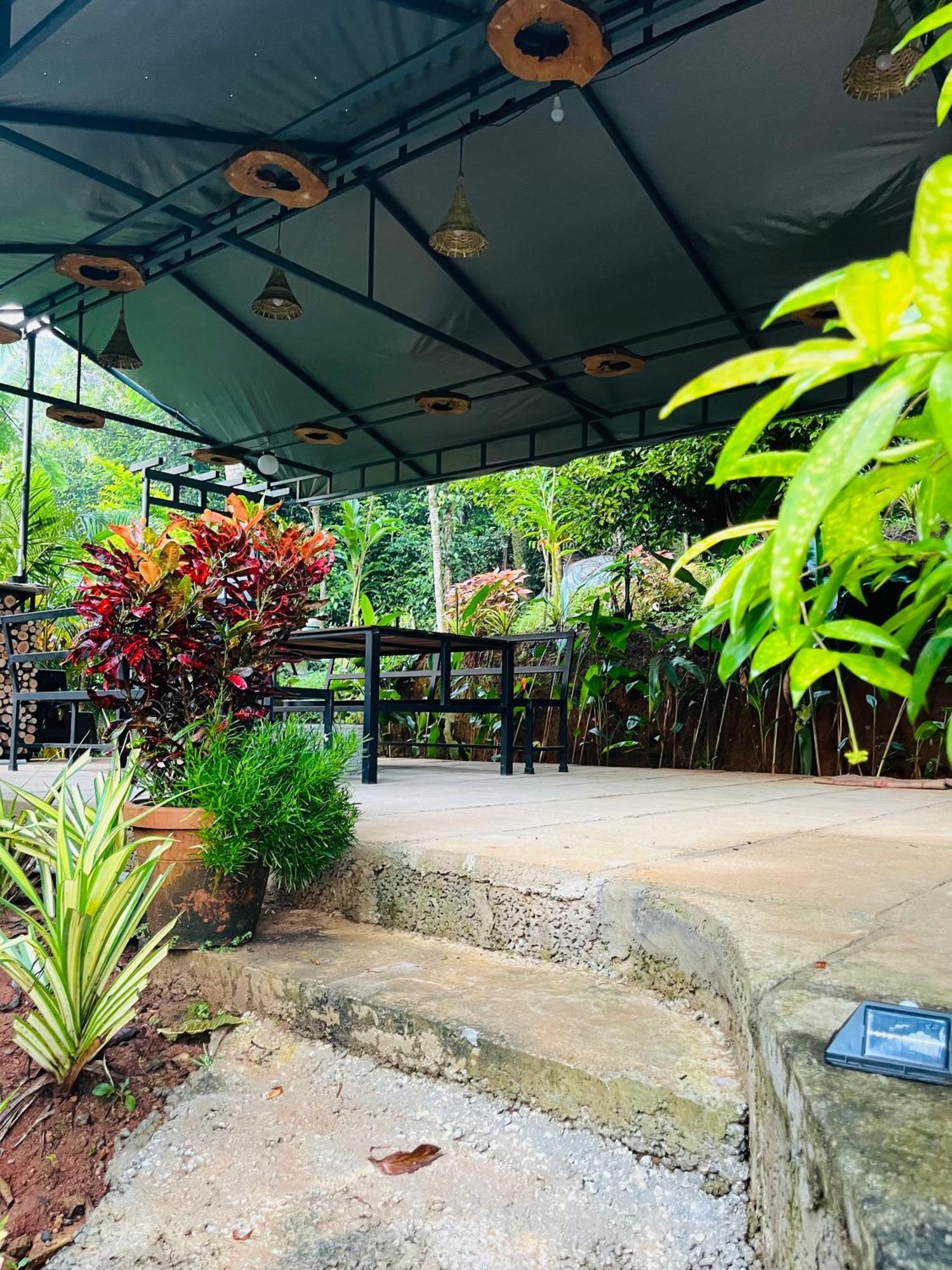 Fab - Bamboo Hut With Open Shower Munnar Exterior foto